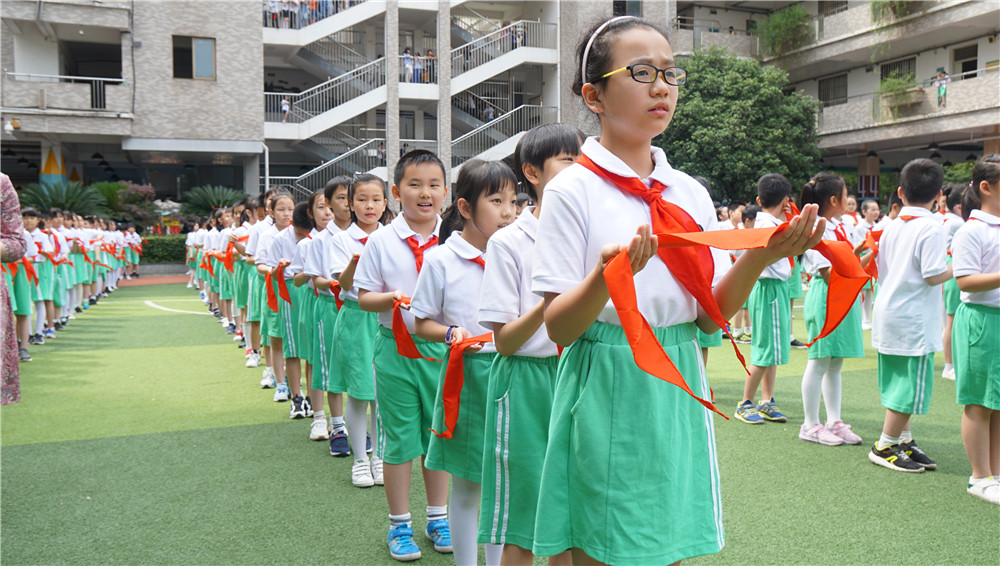 武汉市育才第二小学筑梦逐梦争做新时代好队员系列活动之二一年级入队
